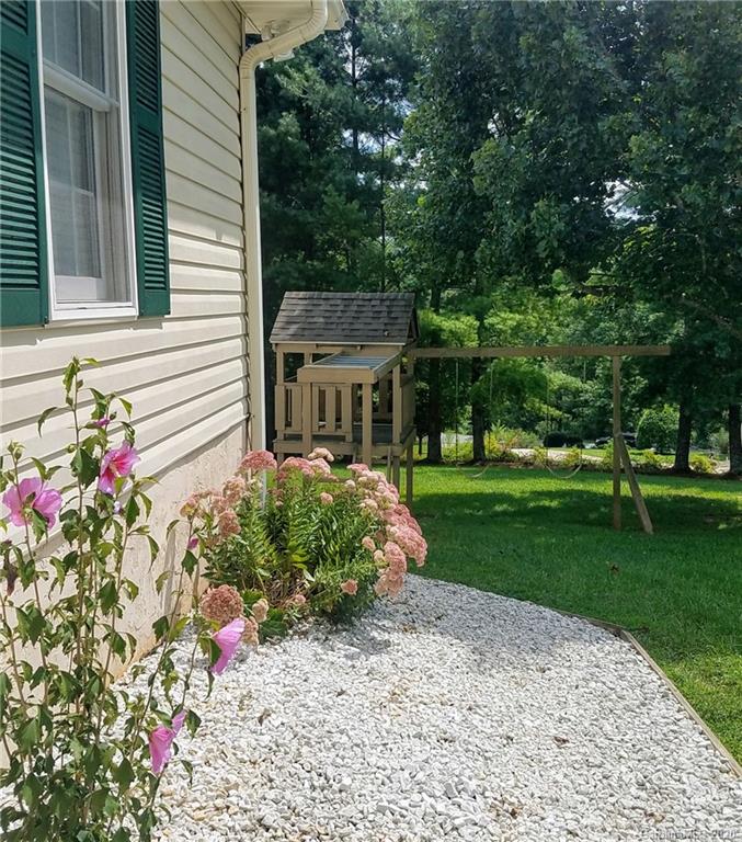 8 Amber Knoll Court Weaverville NC 28787
