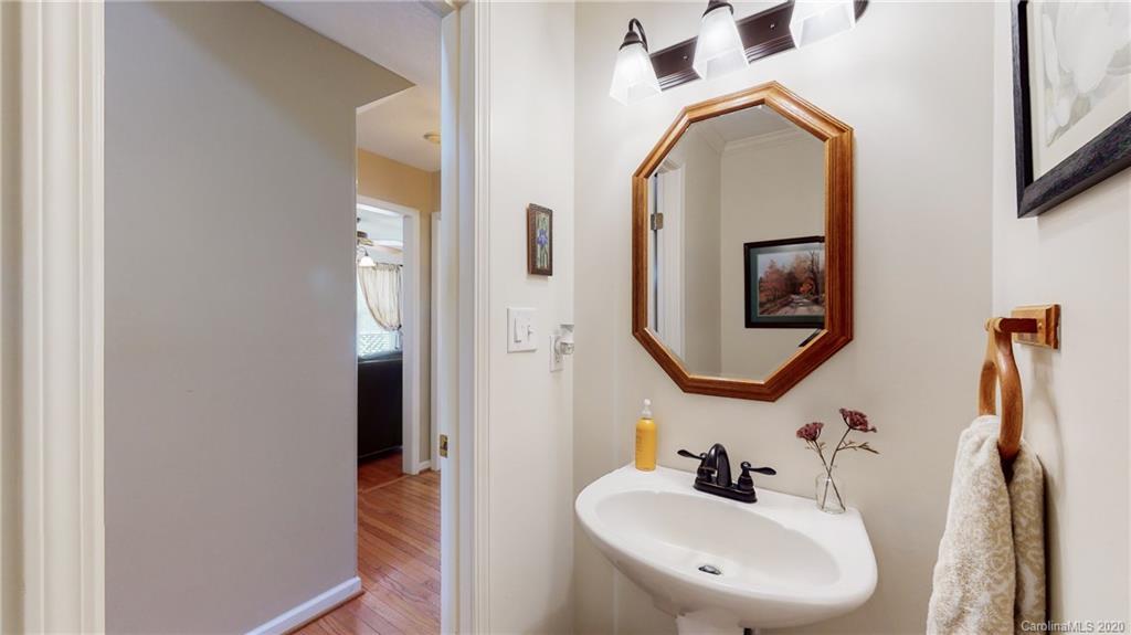 8 Amber Knoll Court Weaverville NC 28787