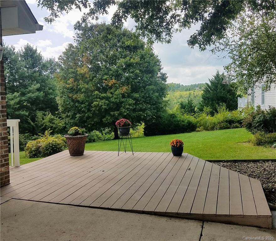 8 Amber Knoll Court Weaverville NC 28787