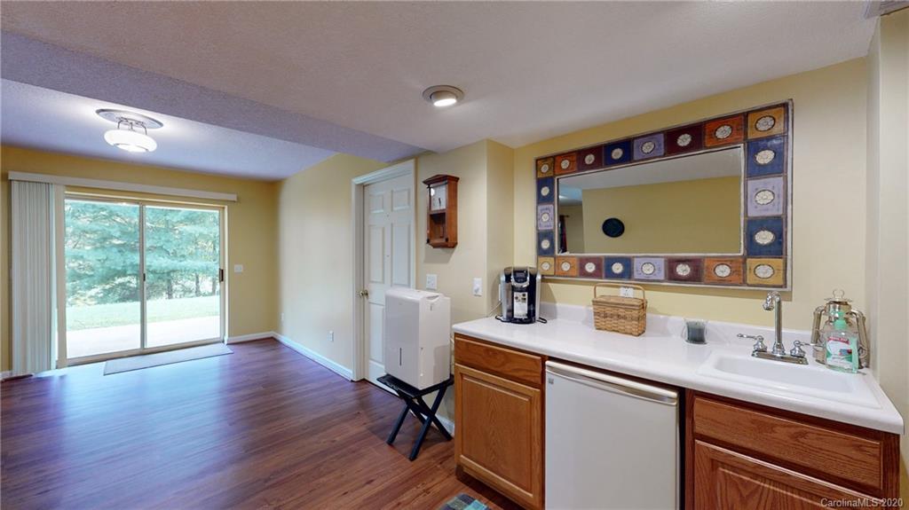 8 Amber Knoll Court Weaverville NC 28787