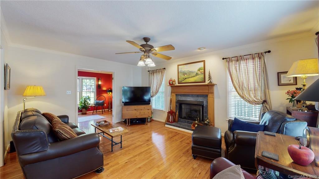 8 Amber Knoll Court Weaverville NC 28787