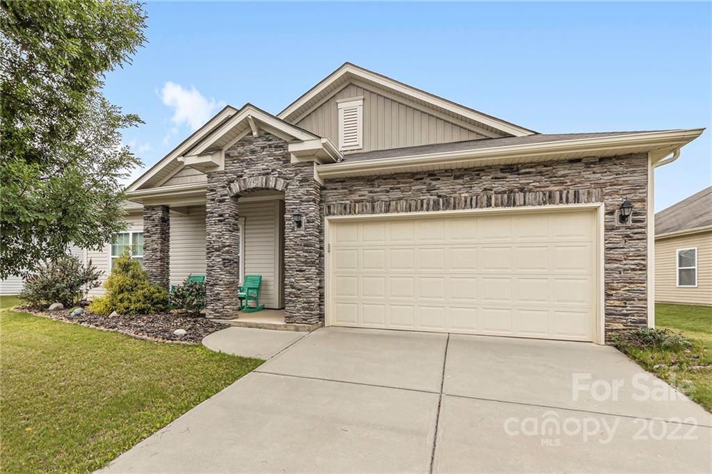 1828 Yellow Daisy Drive Matthews NC 28104