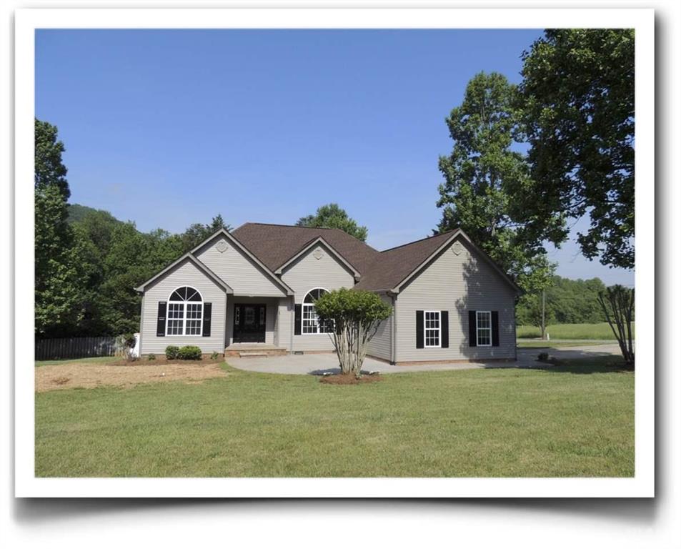 1969 Twin Ponds Drive Hickory NC 28602