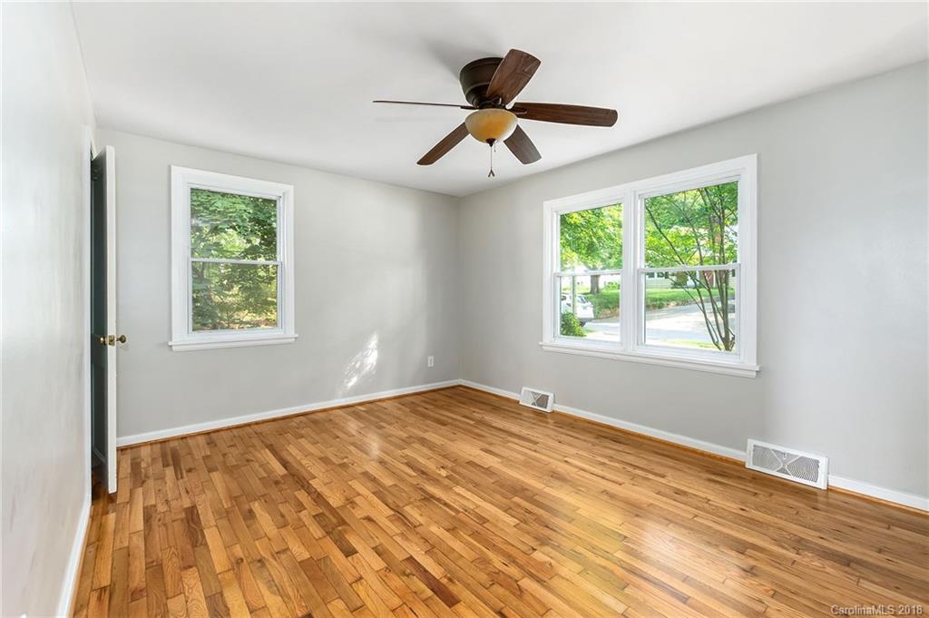 34 Chester Place Asheville NC 28806