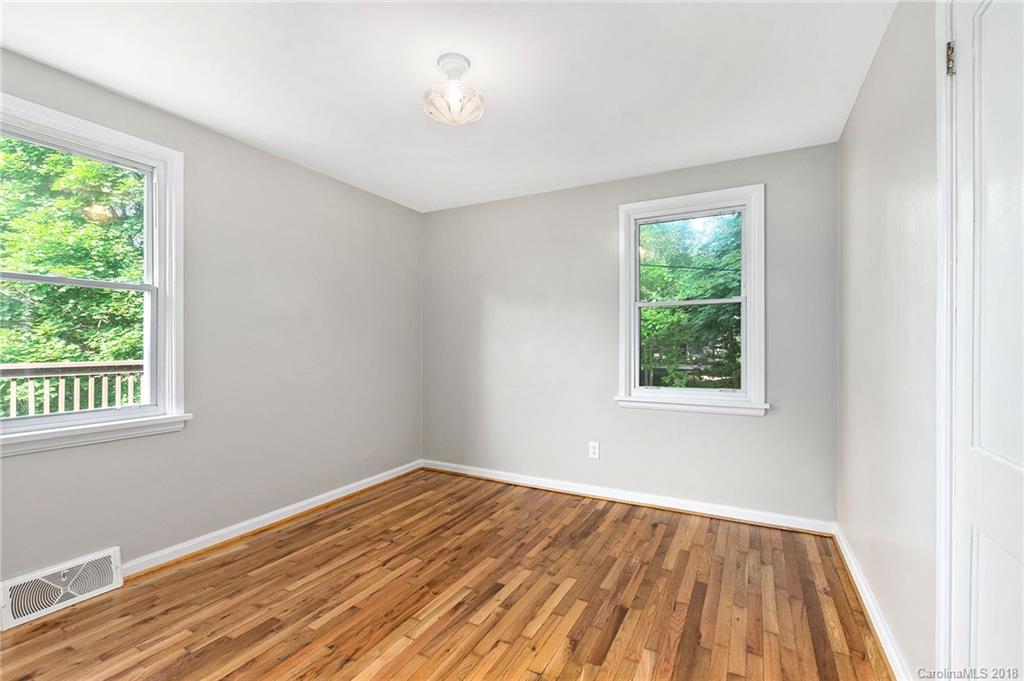 34 Chester Place Asheville NC 28806