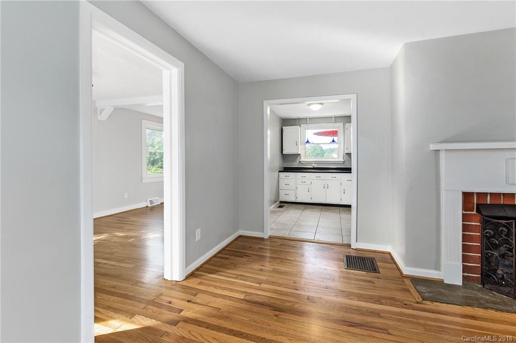 34 Chester Place Asheville NC 28806