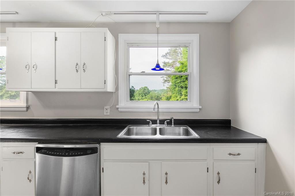34 Chester Place Asheville NC 28806