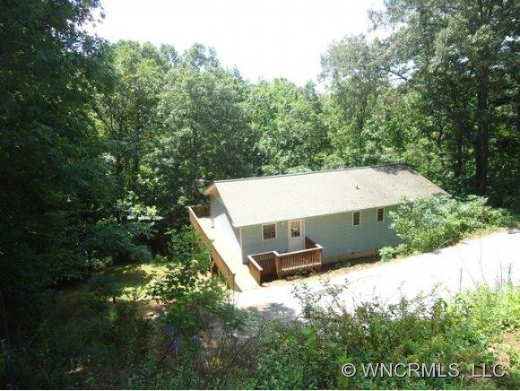 76 Lamplighter Street Franklin NC 28734