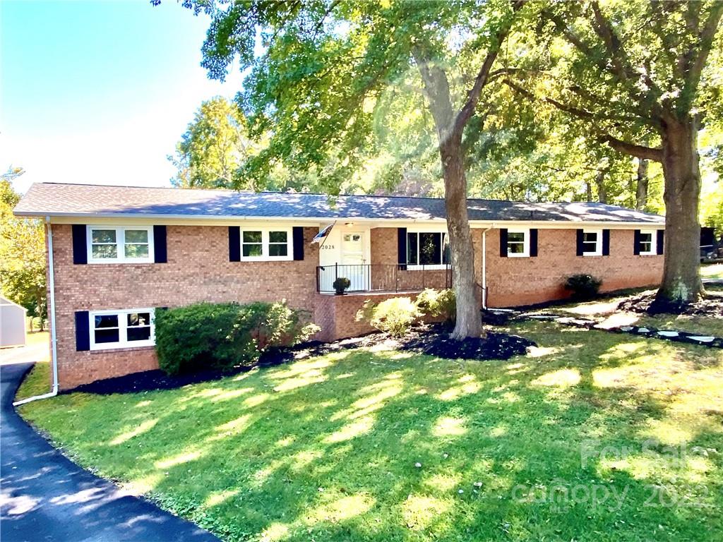 2028 Miranda Road Charlotte NC 28216