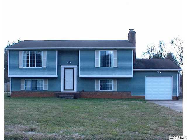 3215 Berrybush Court Charlotte NC 28269