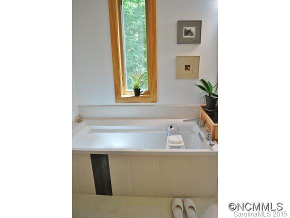 49 Leisure Lane Swannanoa NC 28778