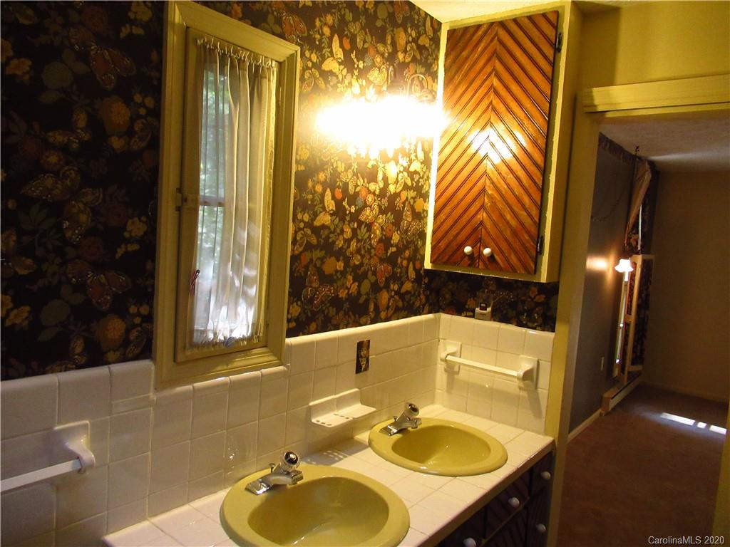 225 Patton Hill Road Swannanoa NC 28778