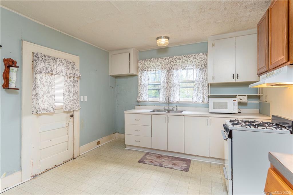 87 Montana Avenue Asheville NC 28806