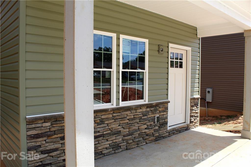 1082 20th Street NE Hickory NC 28601