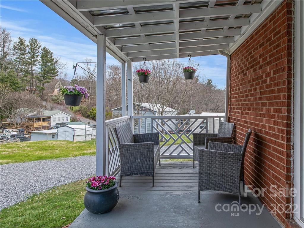 22 Spring Drive Asheville NC 28806