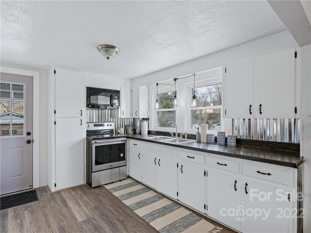 22 Spring Drive Asheville NC 28806
