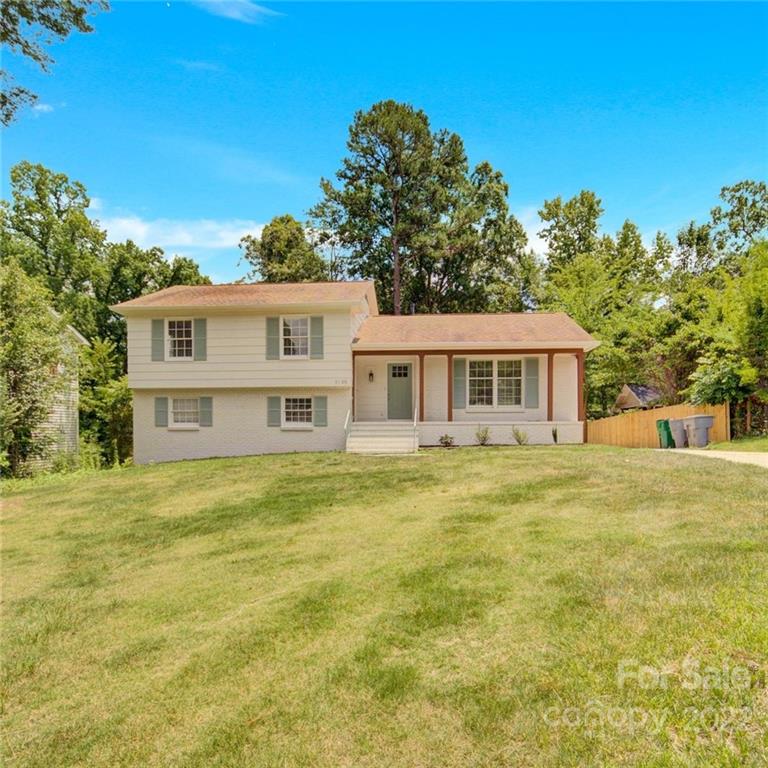 9148 Sandburg Avenue Charlotte NC 28213