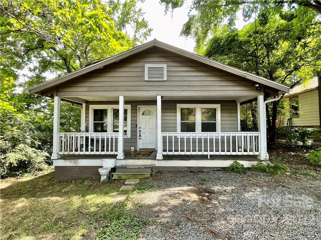 2 Hopedale Circle Asheville NC 28806