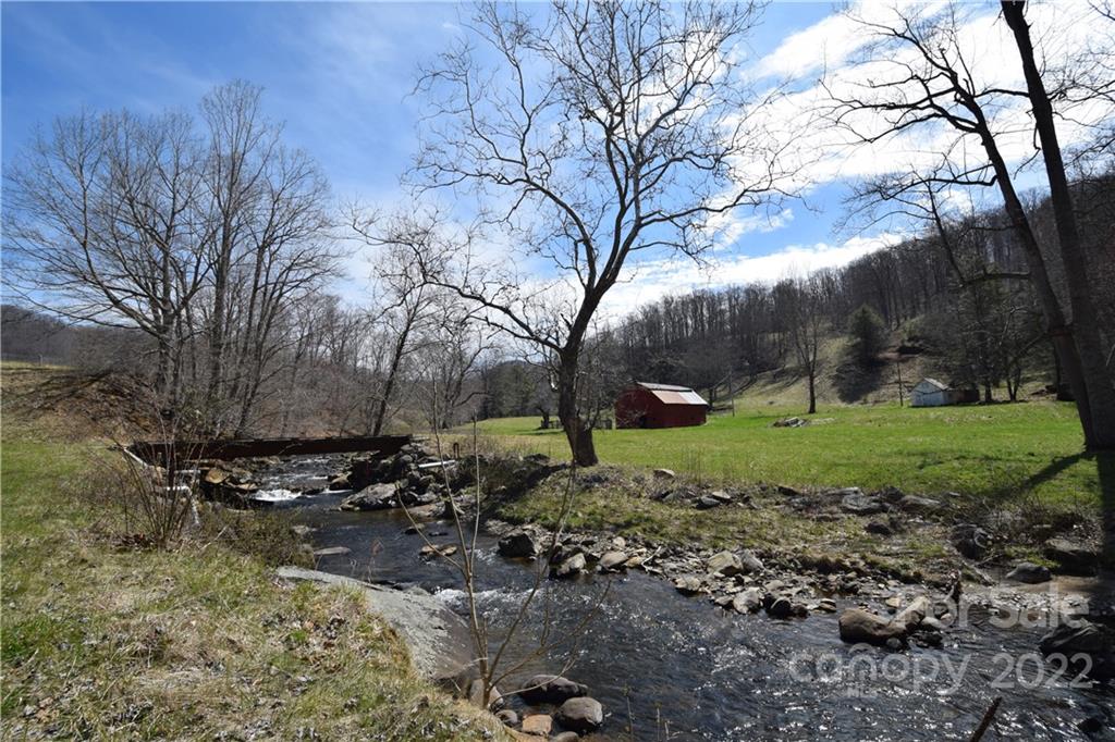 4350 Highway 261 Bakersville NC 28705