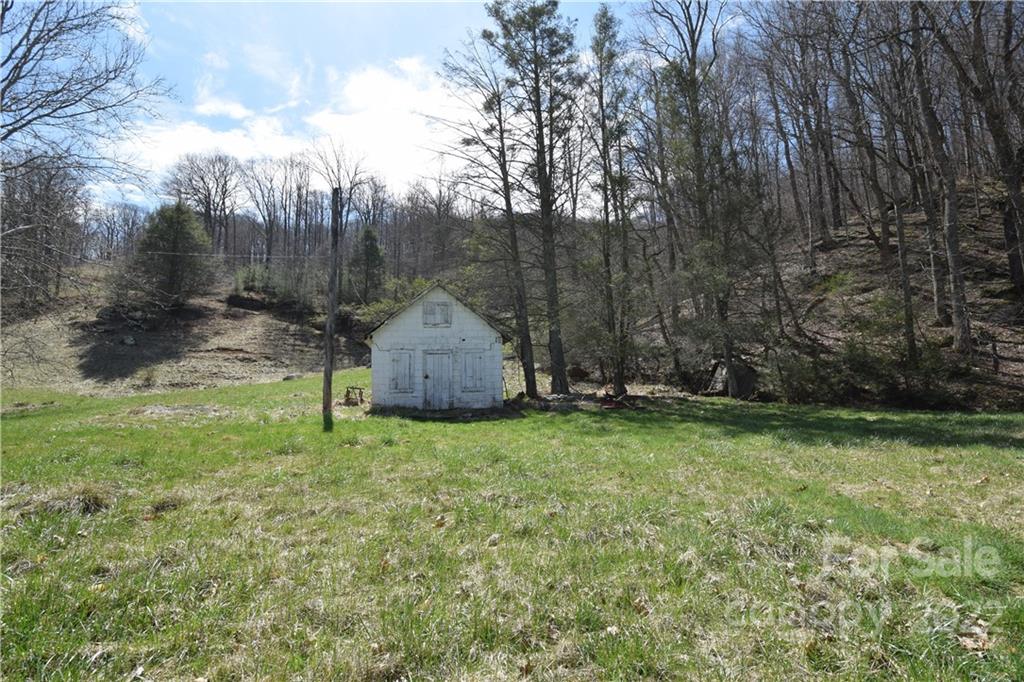 4350 Highway 261 Bakersville NC 28705