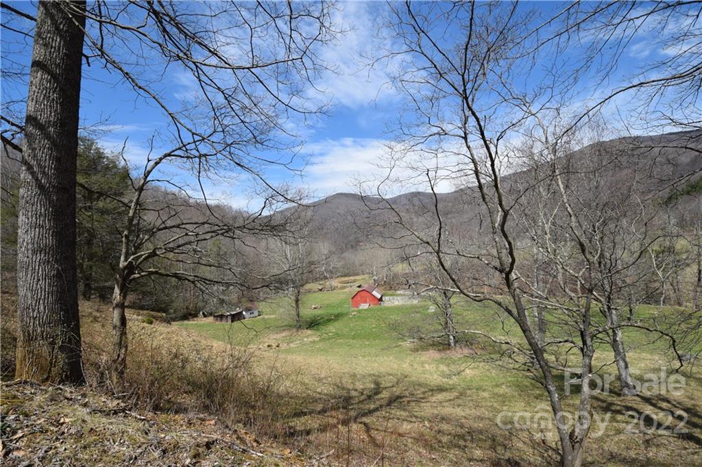 4350 Highway 261 Bakersville NC 28705