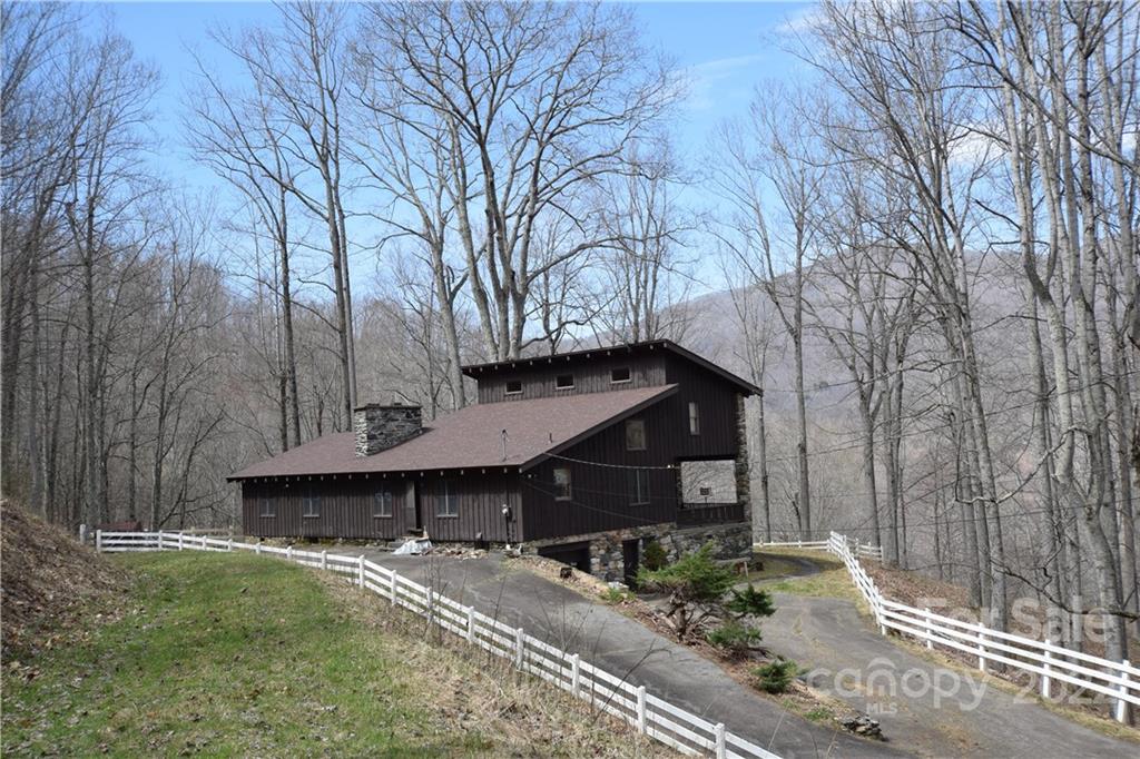 4350 Highway 261 Bakersville NC 28705