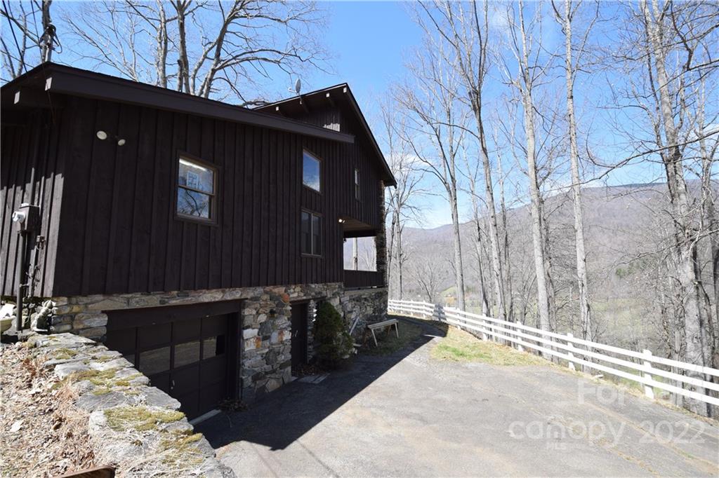 4350 Highway 261 Bakersville NC 28705