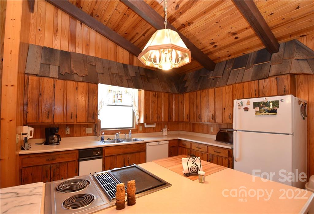 4350 Highway 261 Bakersville NC 28705