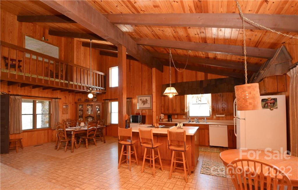 4350 Highway 261 Bakersville NC 28705