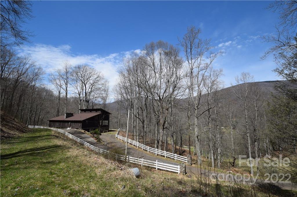 4350 Highway 261 Bakersville NC 28705