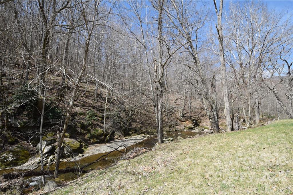 4350 Highway 261 Bakersville NC 28705