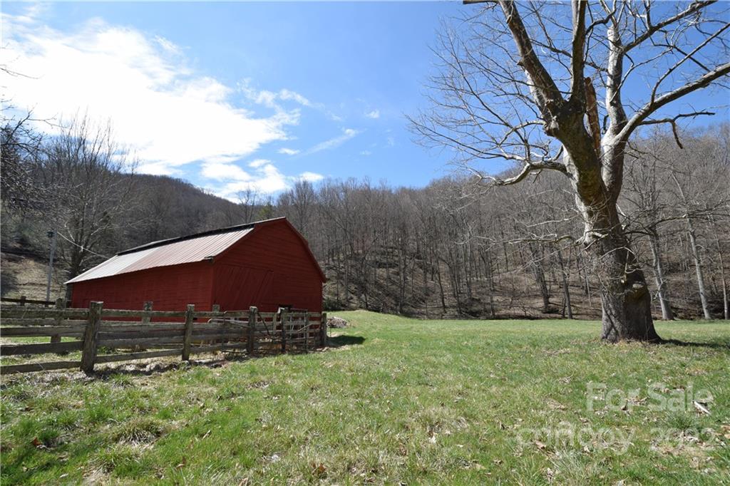 4350 Highway 261 Bakersville NC 28705