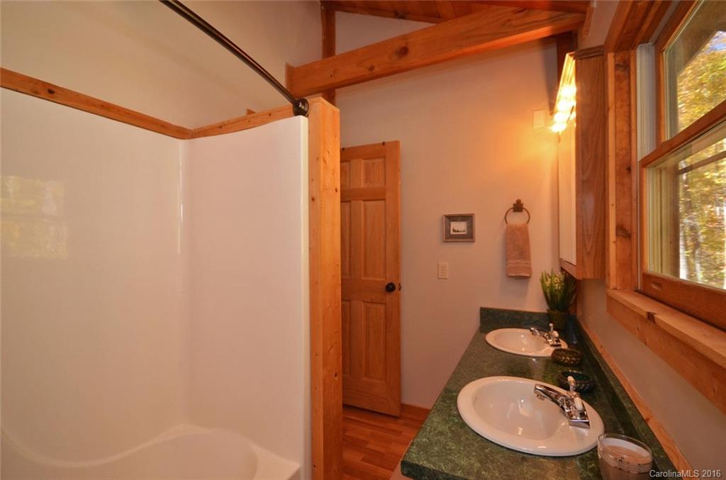 162 Mcdaris Cove Road Weaverville NC 28787