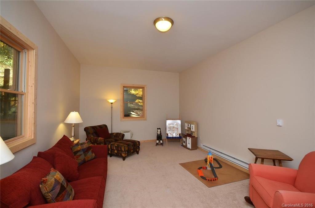 162 Mcdaris Cove Road Weaverville NC 28787