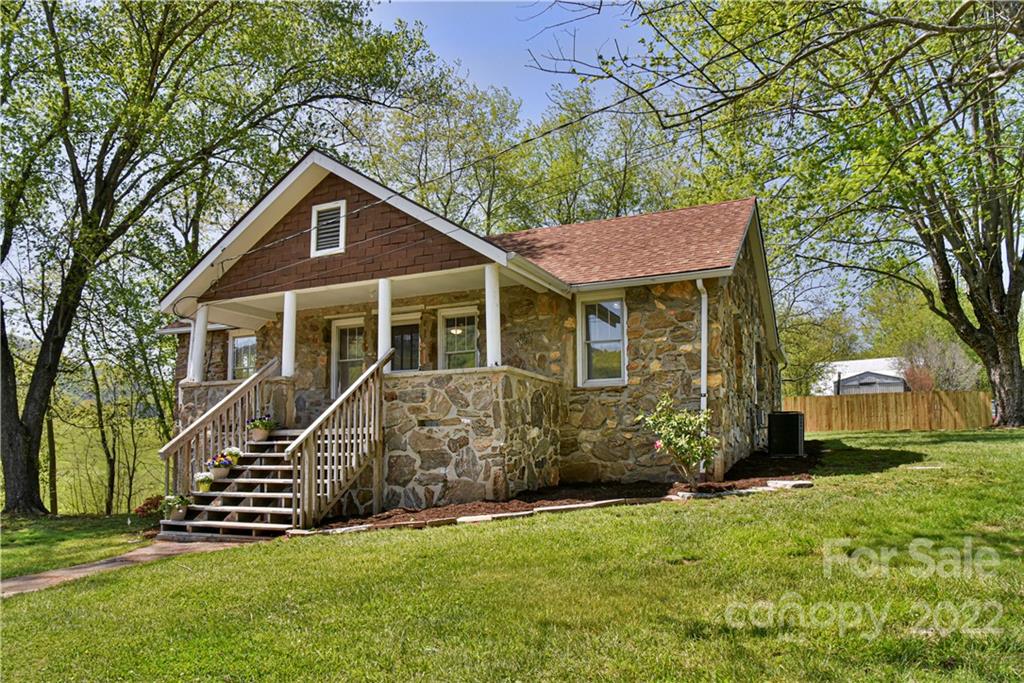 28 Brooks Branch Road Leicester NC 28748