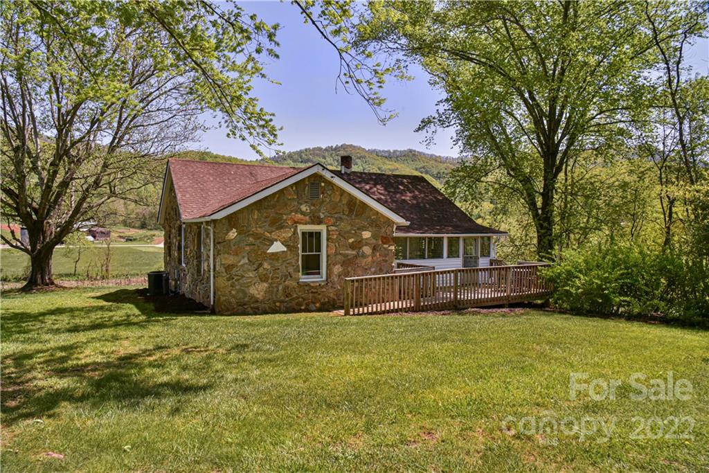28 Brooks Branch Road Leicester NC 28748