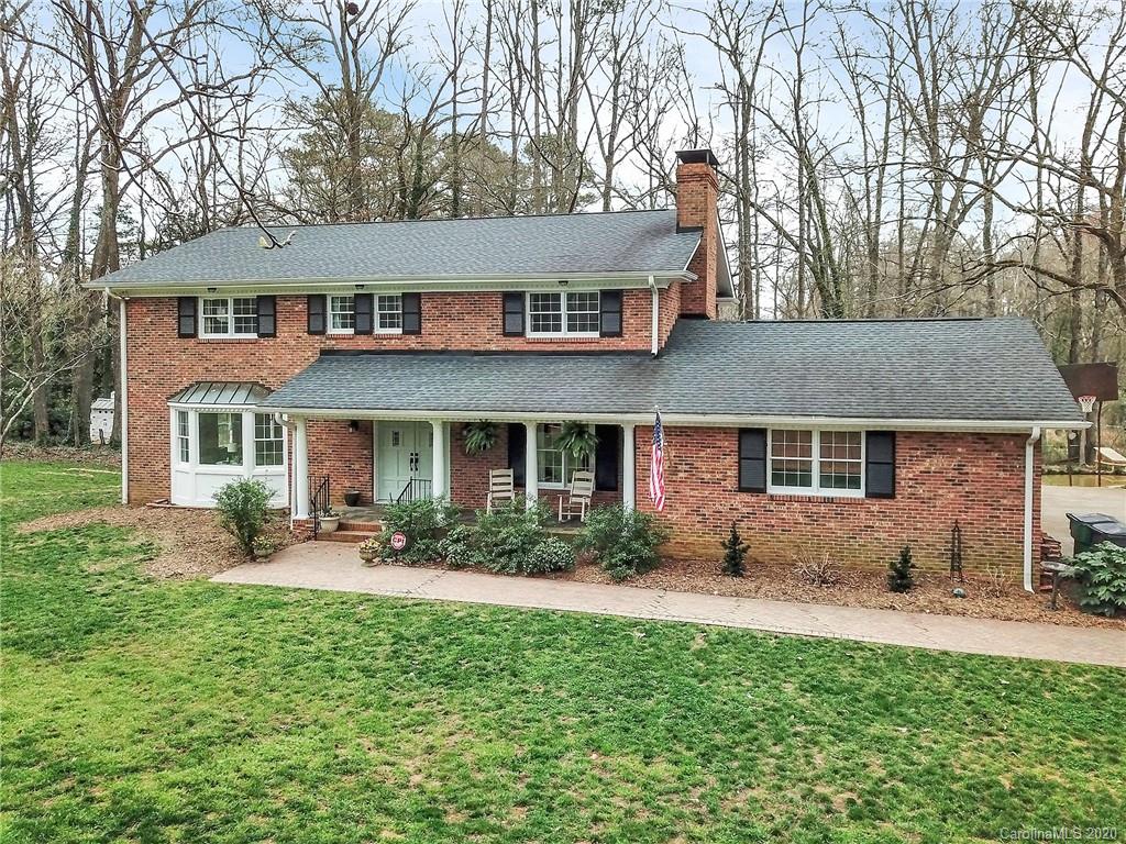 1117 Robinhood Circle Charlotte NC 28227