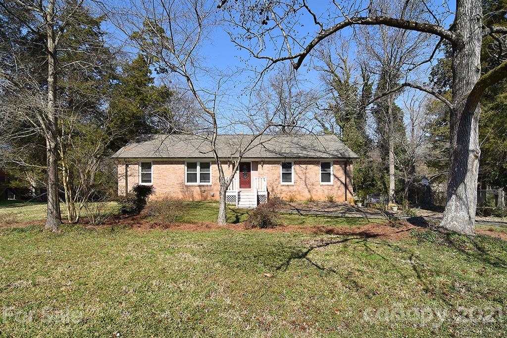 1243 Robinhood Circle Charlotte NC 28227