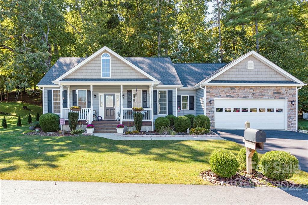67 Plato Place Etowah NC 28729