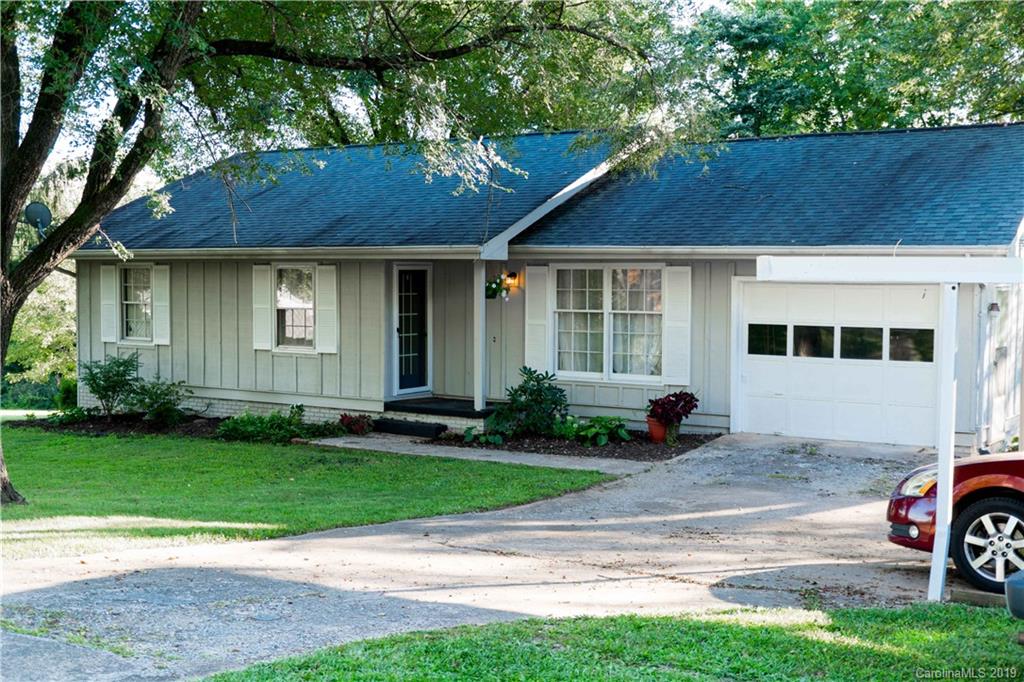 10 Fieldcrest Drive Candler NC 28715