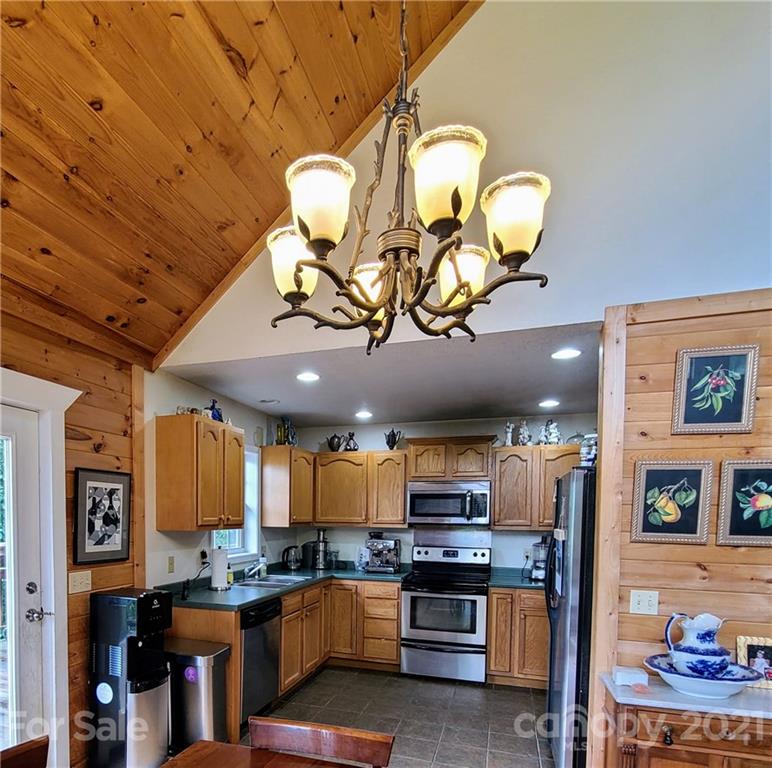 693 Blackberry Ridge Road Burnsville NC 28714