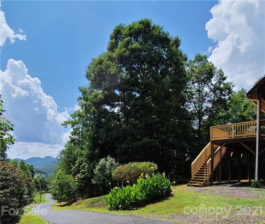 693 Blackberry Ridge Road Burnsville NC 28714