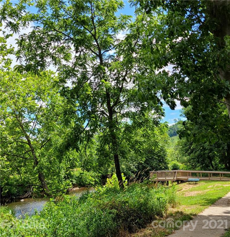 693 Blackberry Ridge Road Burnsville NC 28714