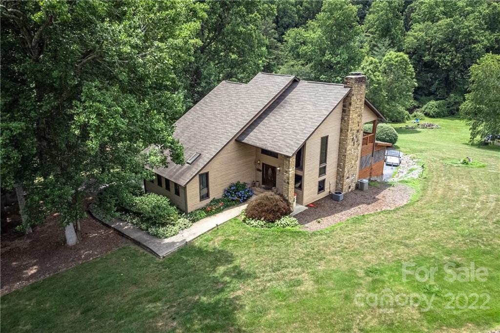 22 Barclay Road Candler NC 28715