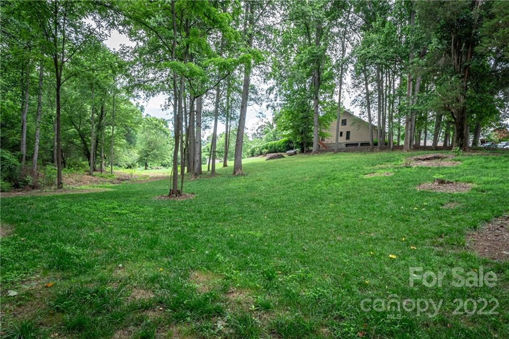 22 Barclay Road Candler NC 28715