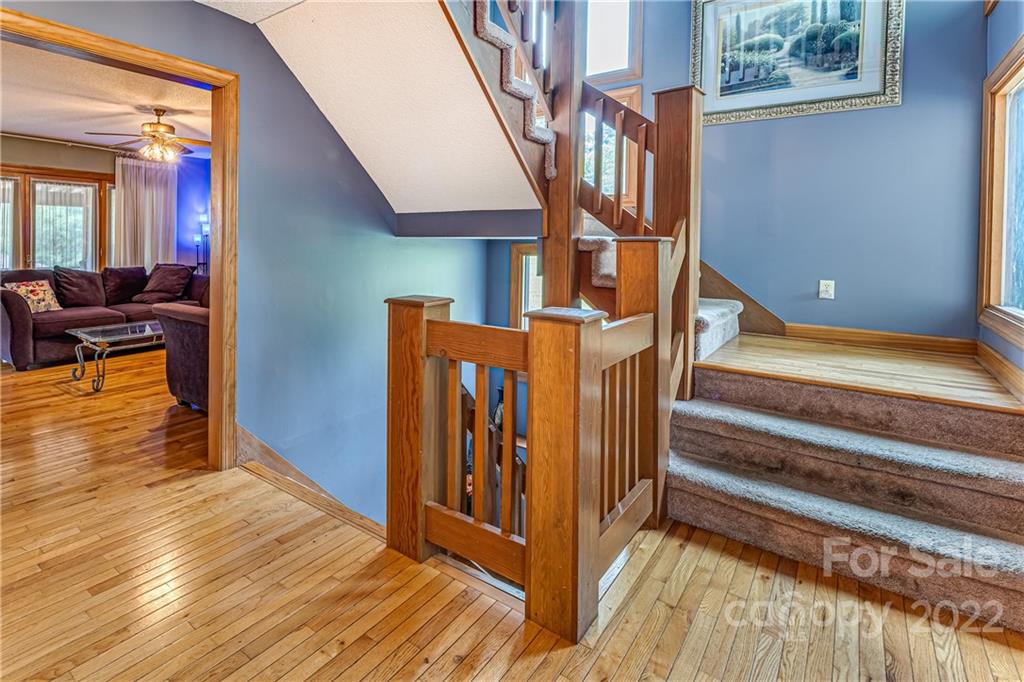 22 Barclay Road Candler NC 28715