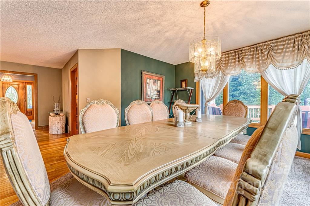 22 Barclay Road Candler NC 28715
