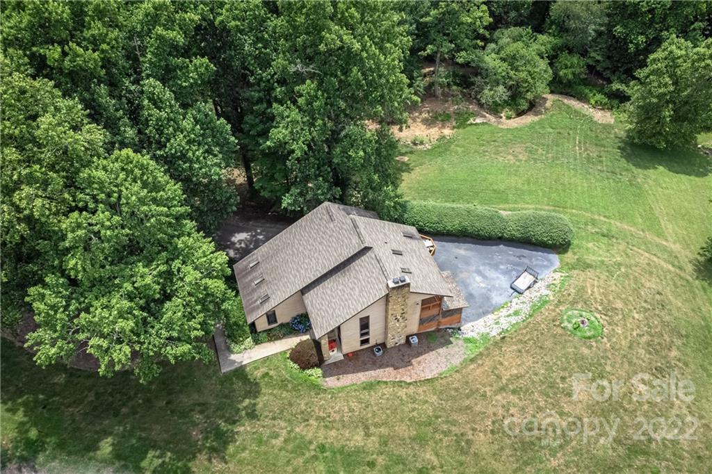22 Barclay Road Candler NC 28715