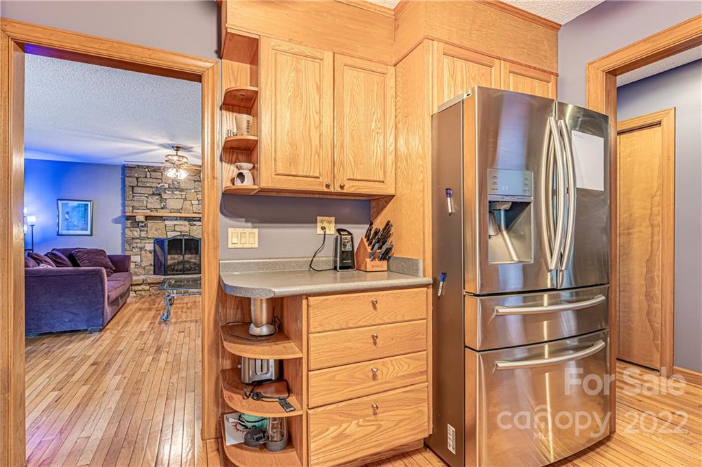 22 Barclay Road Candler NC 28715
