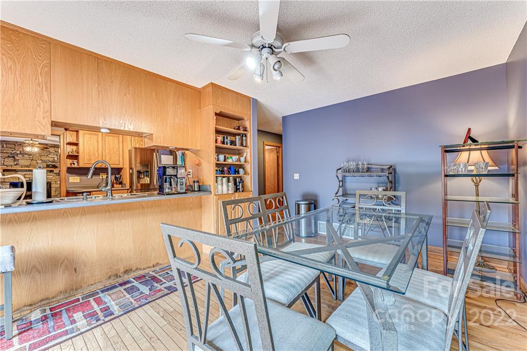 22 Barclay Road Candler NC 28715